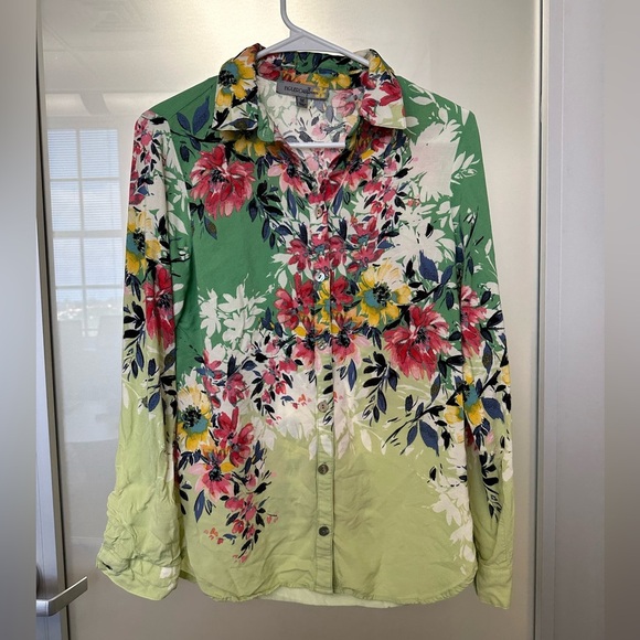 Anthropologie Tops - Figueroa & Flower blouse Med w/ a vibrant green-to-lime ombré floral pattern